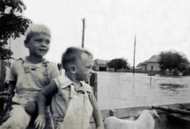 twoboysinboatflood-1